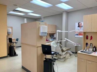 Advana Dental & Dentures