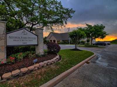 Aesthetic Family Dentistry