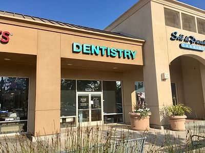 Amidi Family & Cosmetic Dentistry