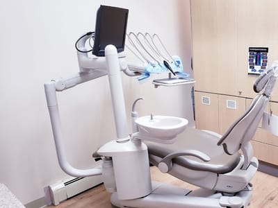 Bryn Mawr Dentist (Dr. Jerald Matt & Dr. Naila Bryan)