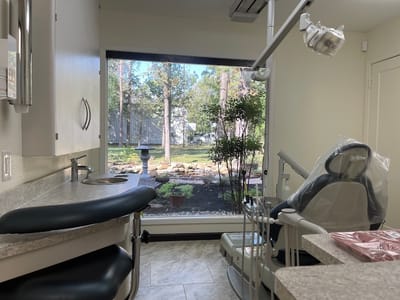 Crystal Van Anh Phi, D.D.S.