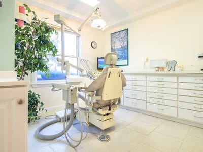 Dentist Dr. Monica Barrera DDS