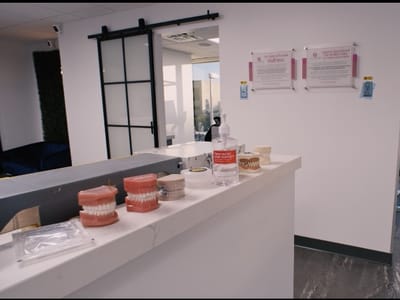 Dentist Encino- Encino Dental Studio - Cosmetic & Emergency Dentistry Dr. Amir Jamsheed, DDS