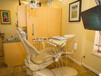 Dr. Eric J Aubert, DMD