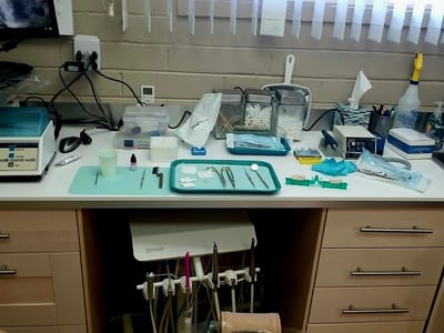 Dr. Melvin M Dixon, DDS