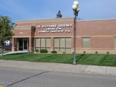 Dr. Stephanie Gruenes - Center For Cosmetic Dentistry