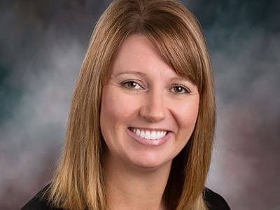 Dr. Stephanie Gruenes - Center For Cosmetic Dentistry