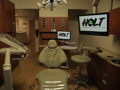 Dr. Tom Holt Family Dentistry