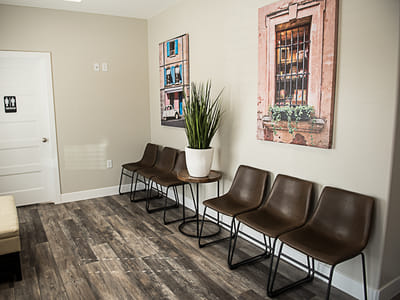 Enoch Implant Center