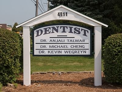 Family Roots Dentistry - dentist in McHenry