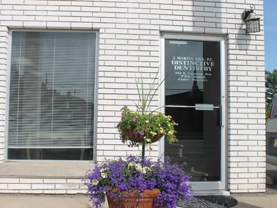 Jeneen Martin DDS - Distinctive Dentistry