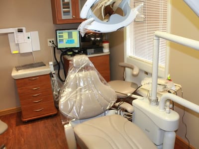 Jeneen Martin DDS - Distinctive Dentistry
