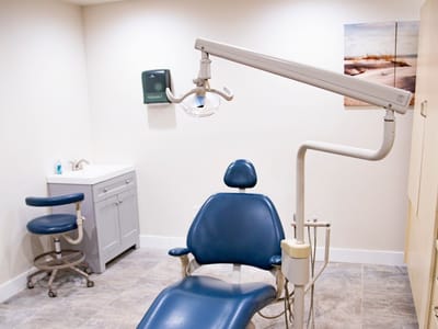 Monumental Dental - Montrose