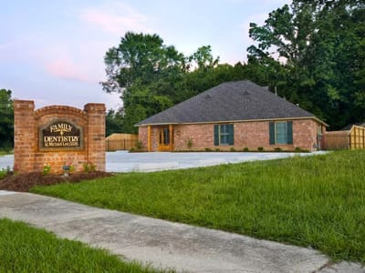 R Michael Lee Family Dentistry