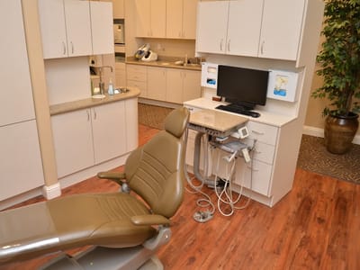 Robert J Freitas II, DDS, MAGD - Freitas Family Dentistry