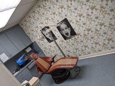 Robert Marroquin Dentistry: Robert Marroquin DDS