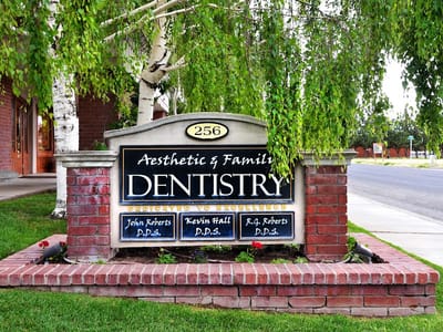 Roberts & Hall Dentistry