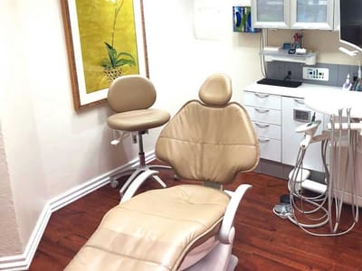 Saxon Dentistry: Chris Saxon DDS