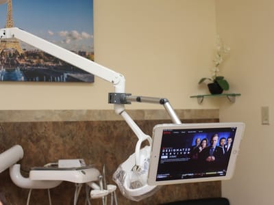 Smile Now Dental: Thomas Pham, DMD