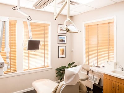 The Brookside Dentist - Hollie Flack DDS