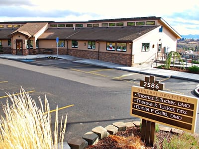Tucker & Gailis Dental