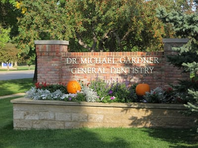 Willmar Dental: Michael Gardner DD