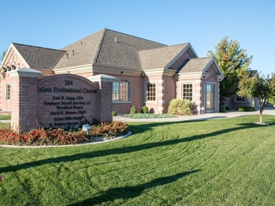 Woodland Dental: Dr. David Hansen